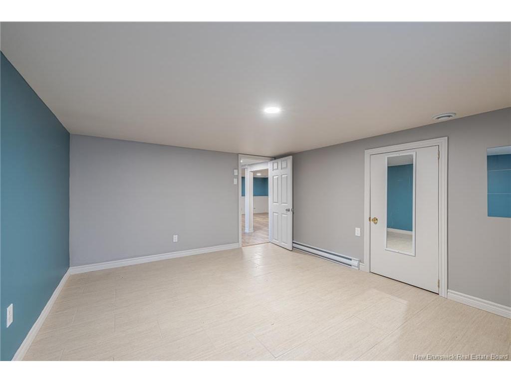 









653


Rue Principale

,
Beresford,




NB
E8K 3X5

