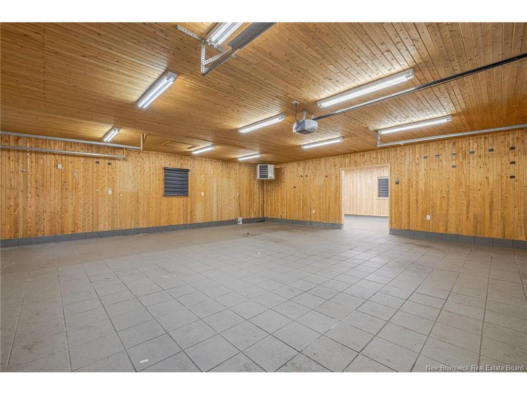 









653


Rue Principale

,
Beresford,




NB
E8K 3X5

