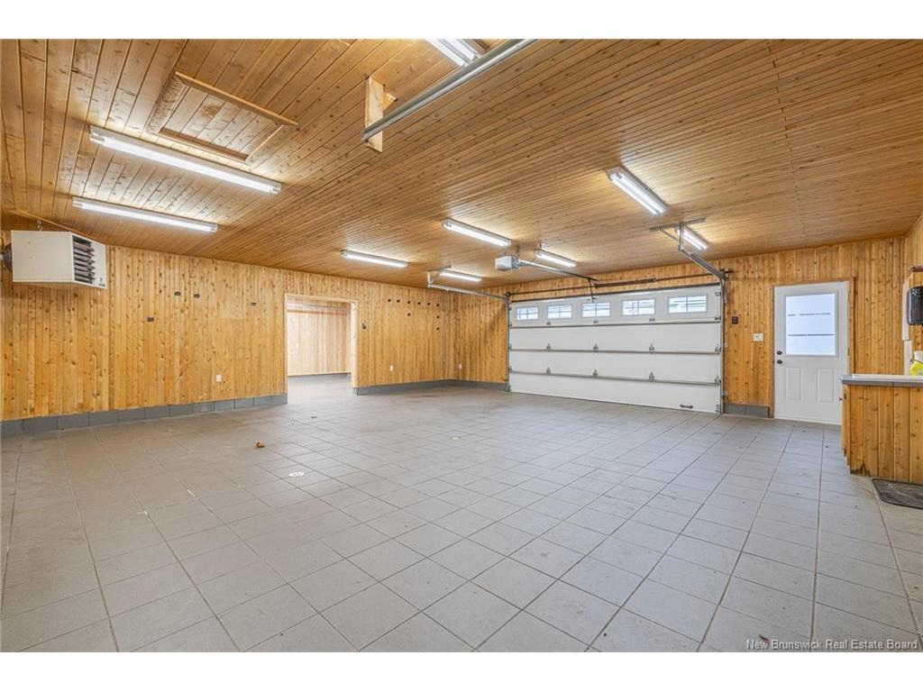 









653


Rue Principale

,
Beresford,




NB
E8K 3X5

