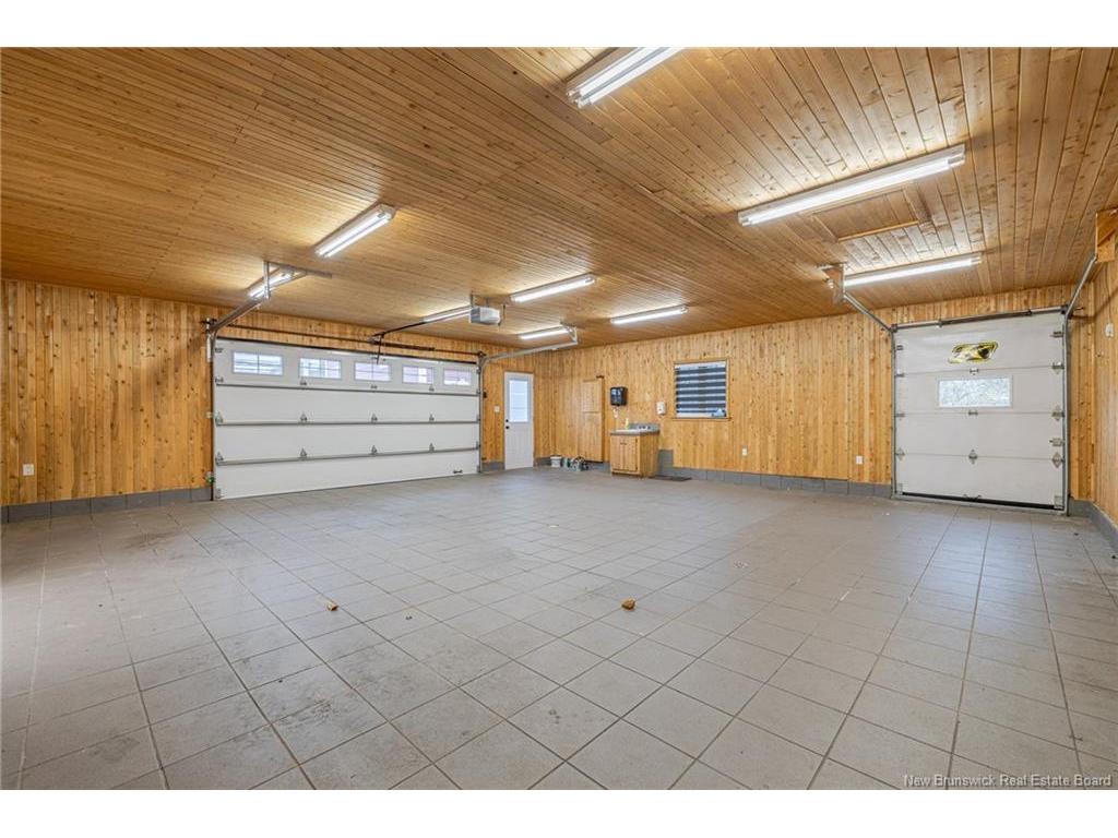 









653


Rue Principale

,
Beresford,




NB
E8K 3X5


