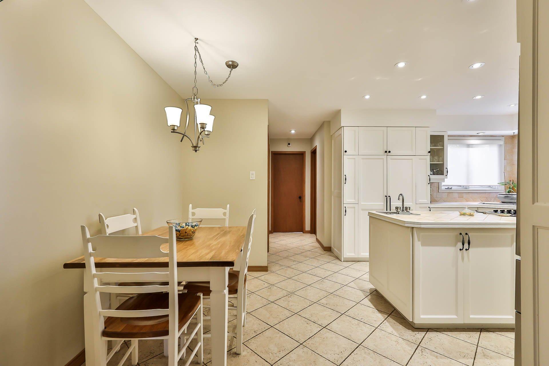 









511


Rg St-Louis

,
Saint-André-Avellin,







QC
J0V1W0

