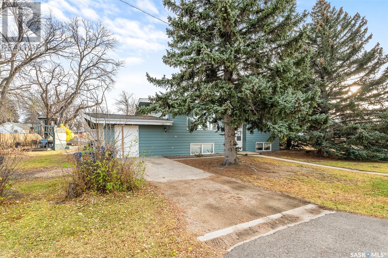 












315 Birch STREET

,
Caronport,




Saskatchewan
S0H0S0


