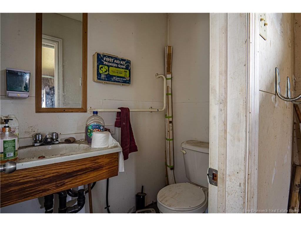 









28


Chapman

RD,
Newcastle Creek,




NB
E4B 2L6


