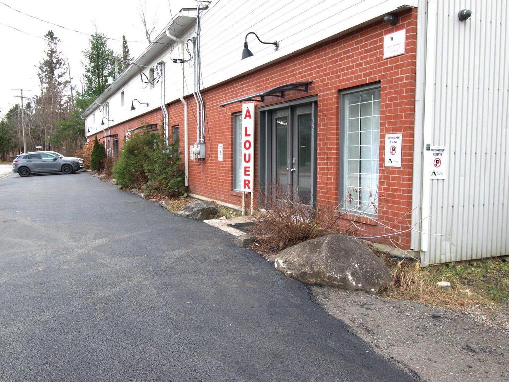 









1025


Rue Principale

,
Prévost,




QC
J0R1T0

