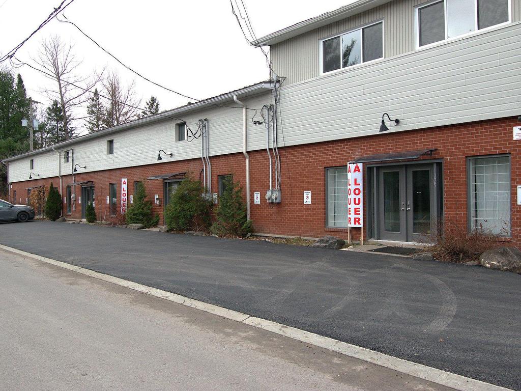









1025


Rue Principale

,
Prévost,




QC
J0R1T0

