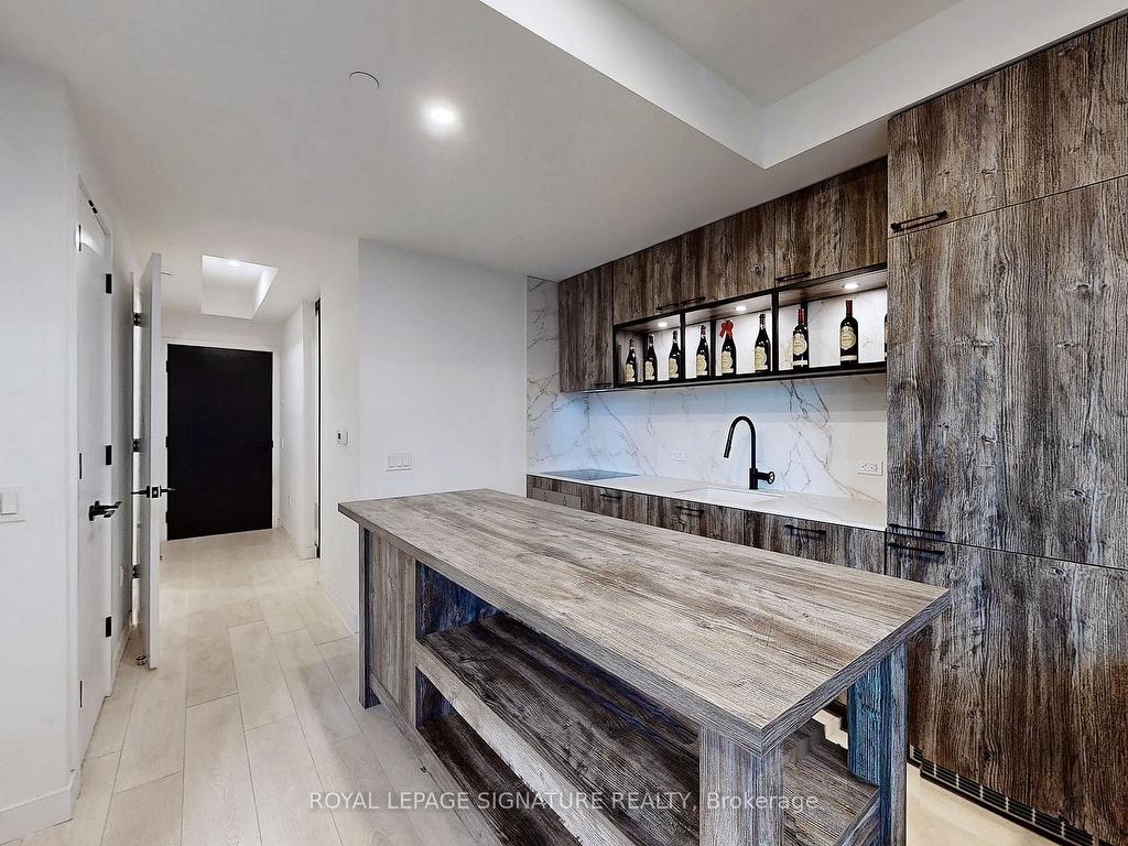 









505


Richmond

Street West, 1201,
Toronto,




ON
M5V 0P4

