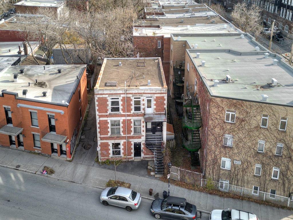 









170

 - 174


Av. Van Horne

,
Montréal (Le Plateau-Mont-Royal),




QC
H2T2J4

