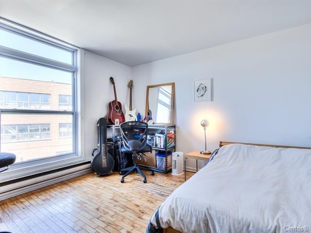 









170

 - 174


Av. Van Horne

,
Montréal (Le Plateau-Mont-Royal),




QC
H2T2J4

