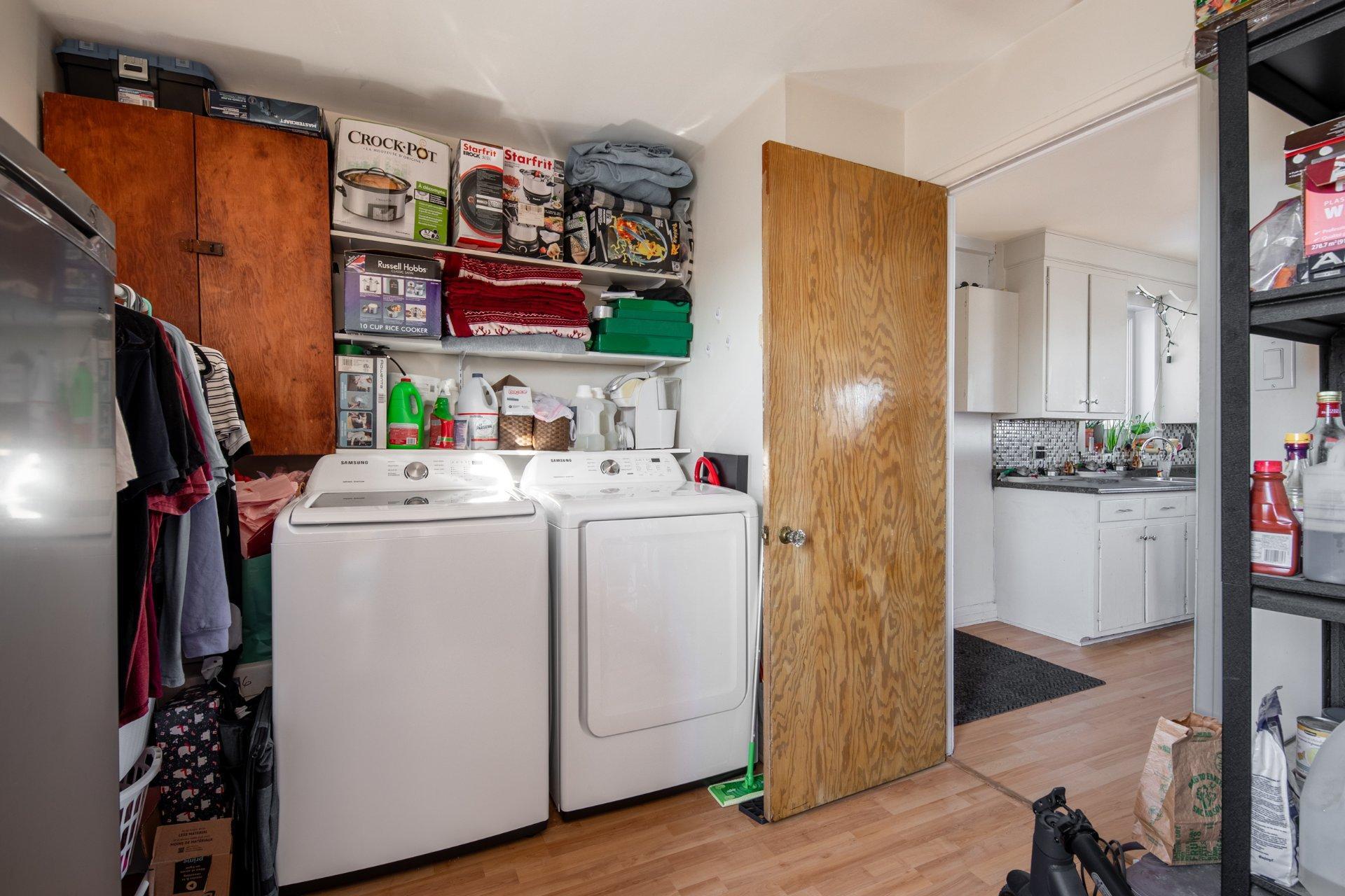 









219

 - 221


Rue St-Hubert

,
Saint-Jean-sur-Richelieu,




QC
J3B1P1

