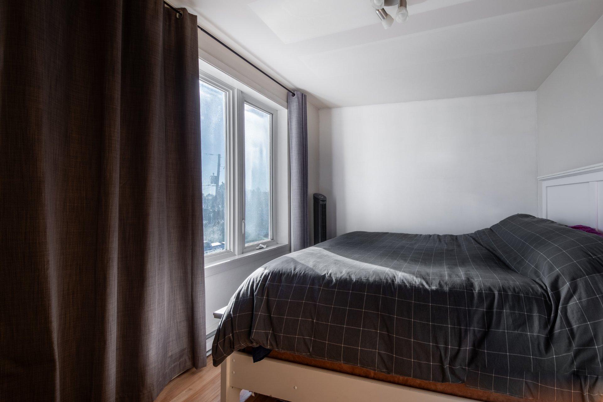 









219

 - 221


Rue St-Hubert

,
Saint-Jean-sur-Richelieu,




QC
J3B1P1

