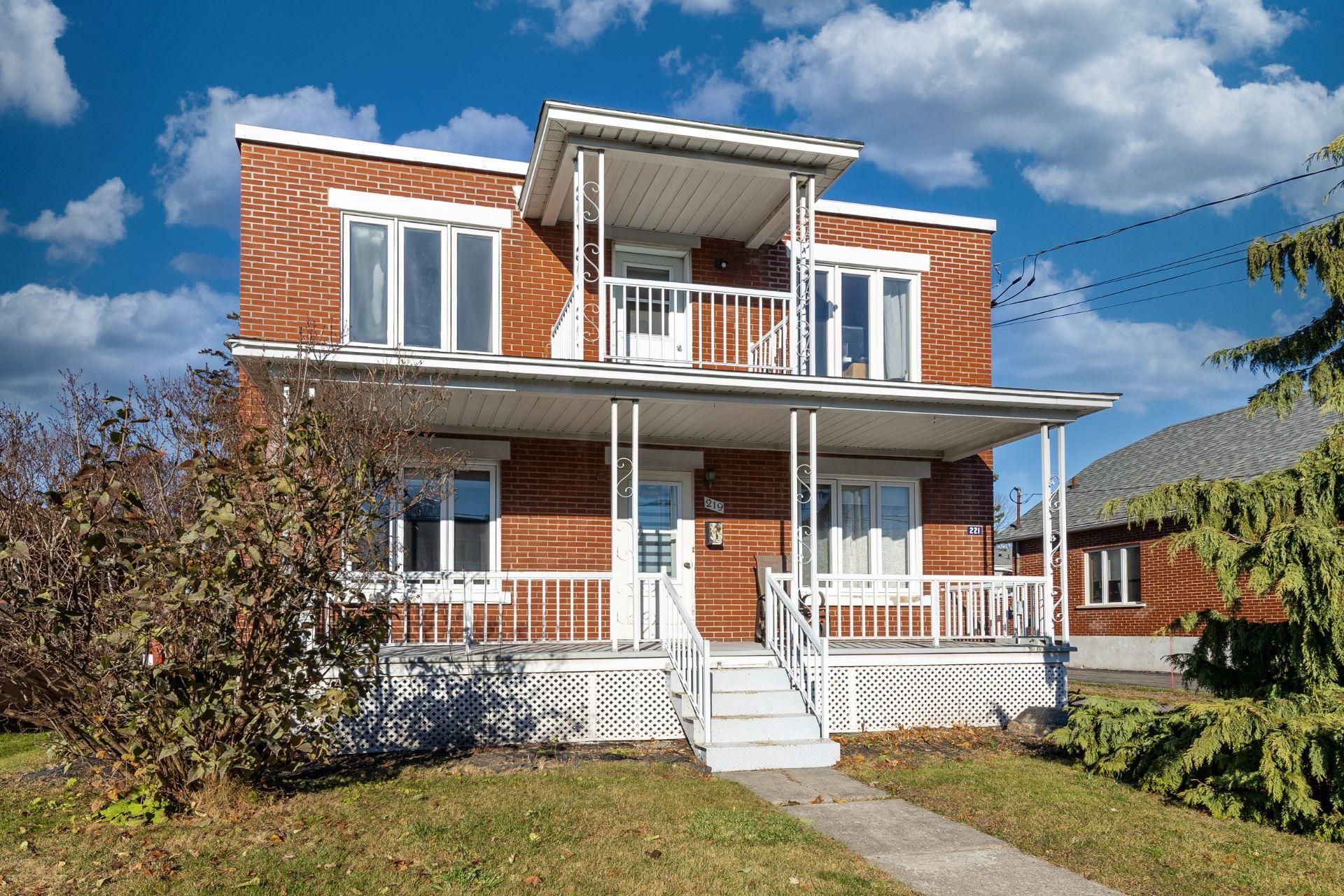









219

 - 221


Rue St-Hubert

,
Saint-Jean-sur-Richelieu,




QC
J3B1P1


