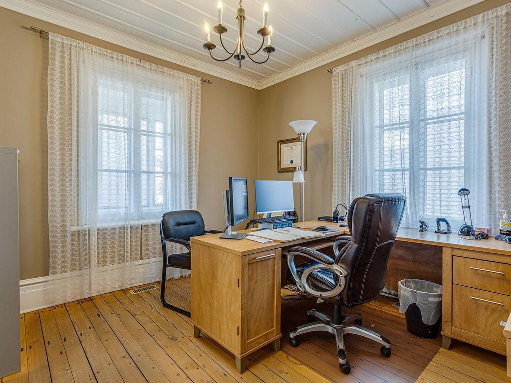 









10


Mtée Robert

,
Saint-Basile-le-Grand,




QC
J3N1L7

