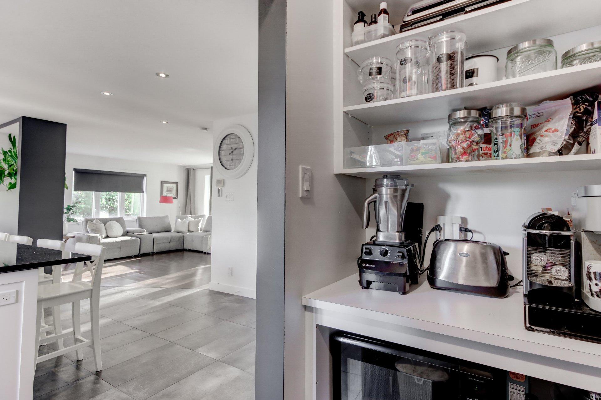 









1160


Rue De Bougainville

,
Saint-Bruno-de-Montarville,




QC
J3V3E7

