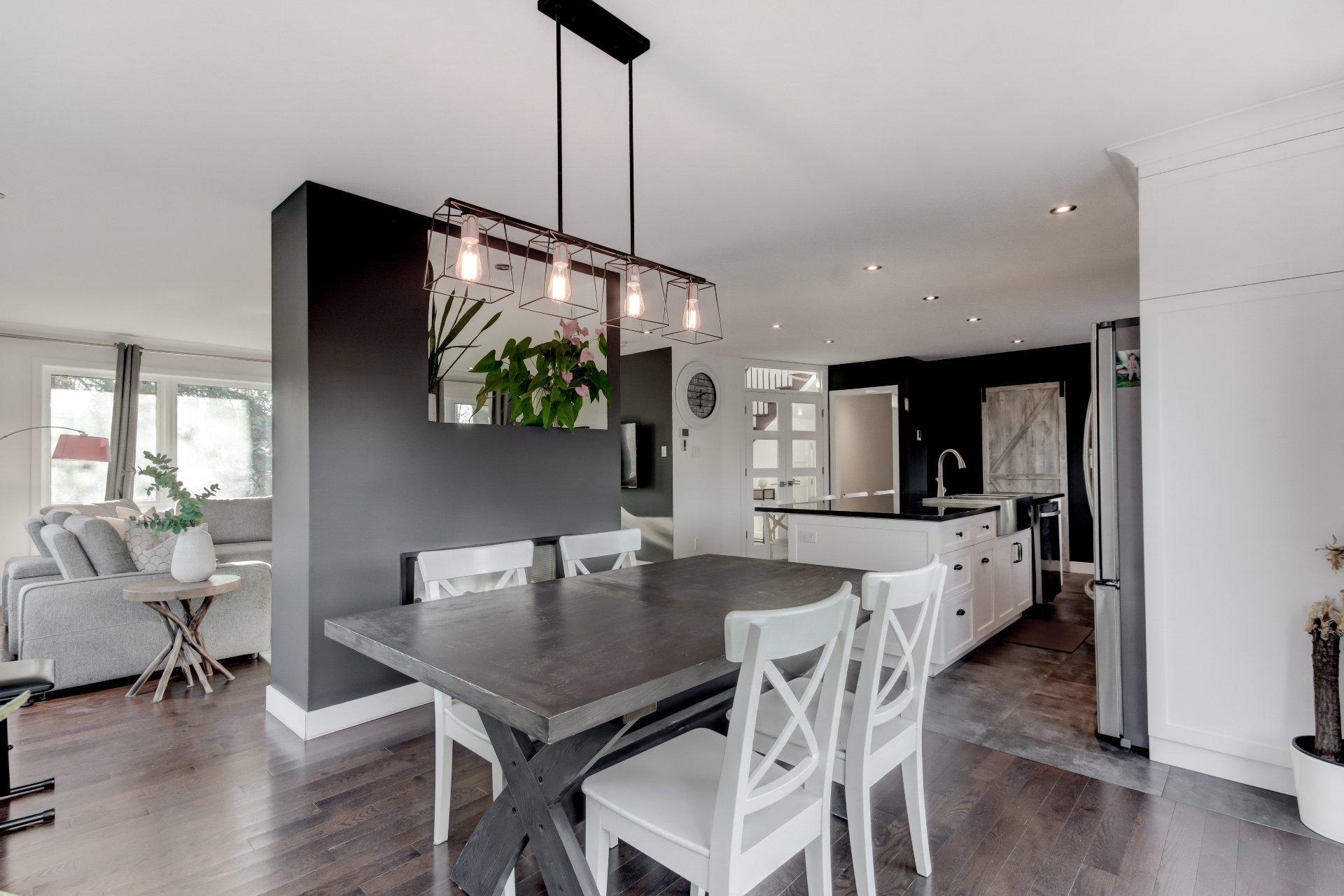 









1160


Rue De Bougainville

,
Saint-Bruno-de-Montarville,




QC
J3V3E7

