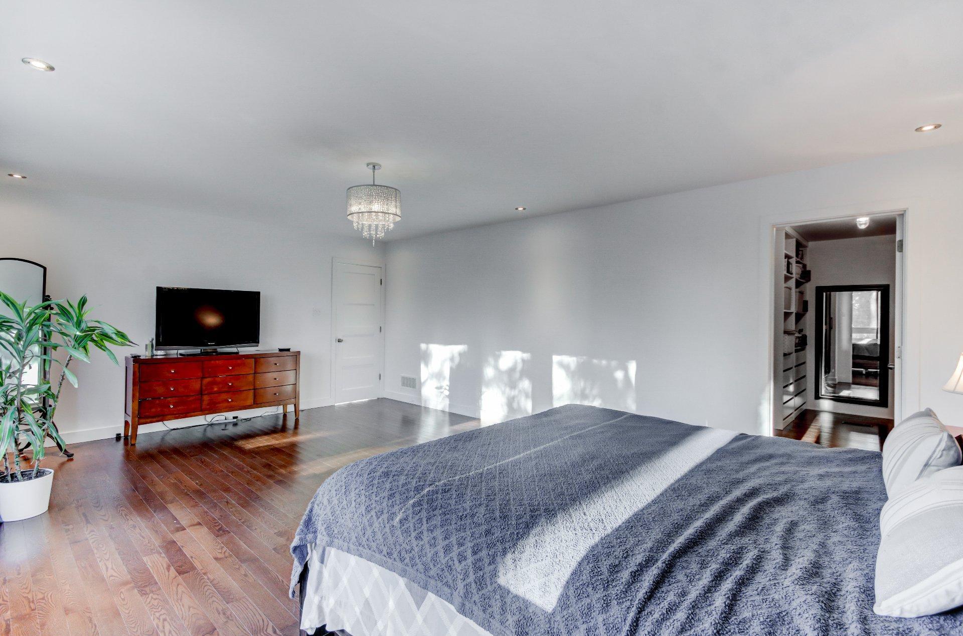 









1160


Rue De Bougainville

,
Saint-Bruno-de-Montarville,




QC
J3V3E7

