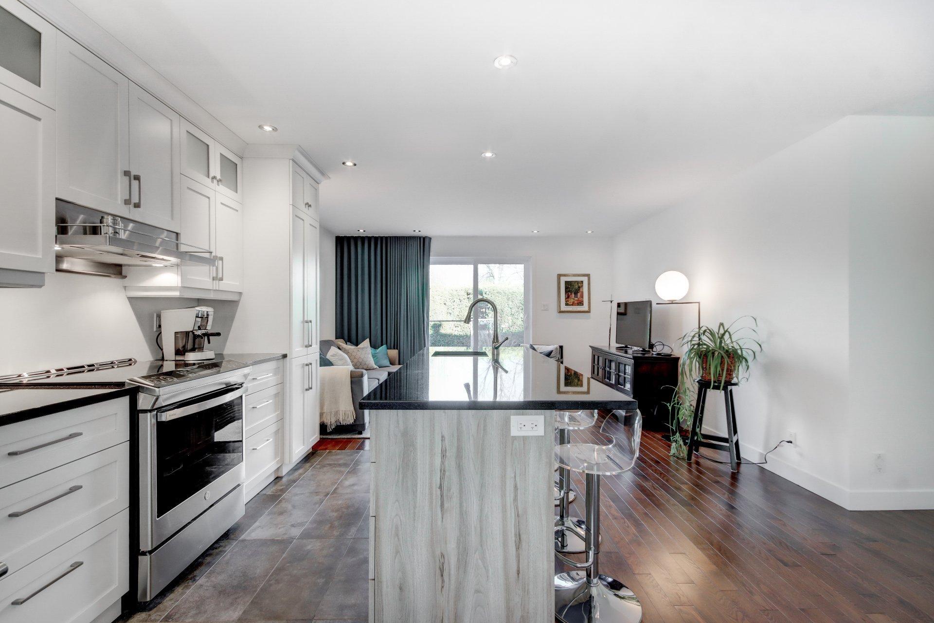









1160


Rue De Bougainville

,
Saint-Bruno-de-Montarville,




QC
J3V3E7

