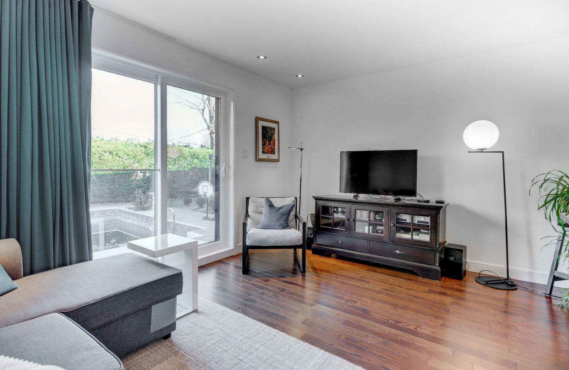 









1160


Rue De Bougainville

,
Saint-Bruno-de-Montarville,




QC
J3V3E7

