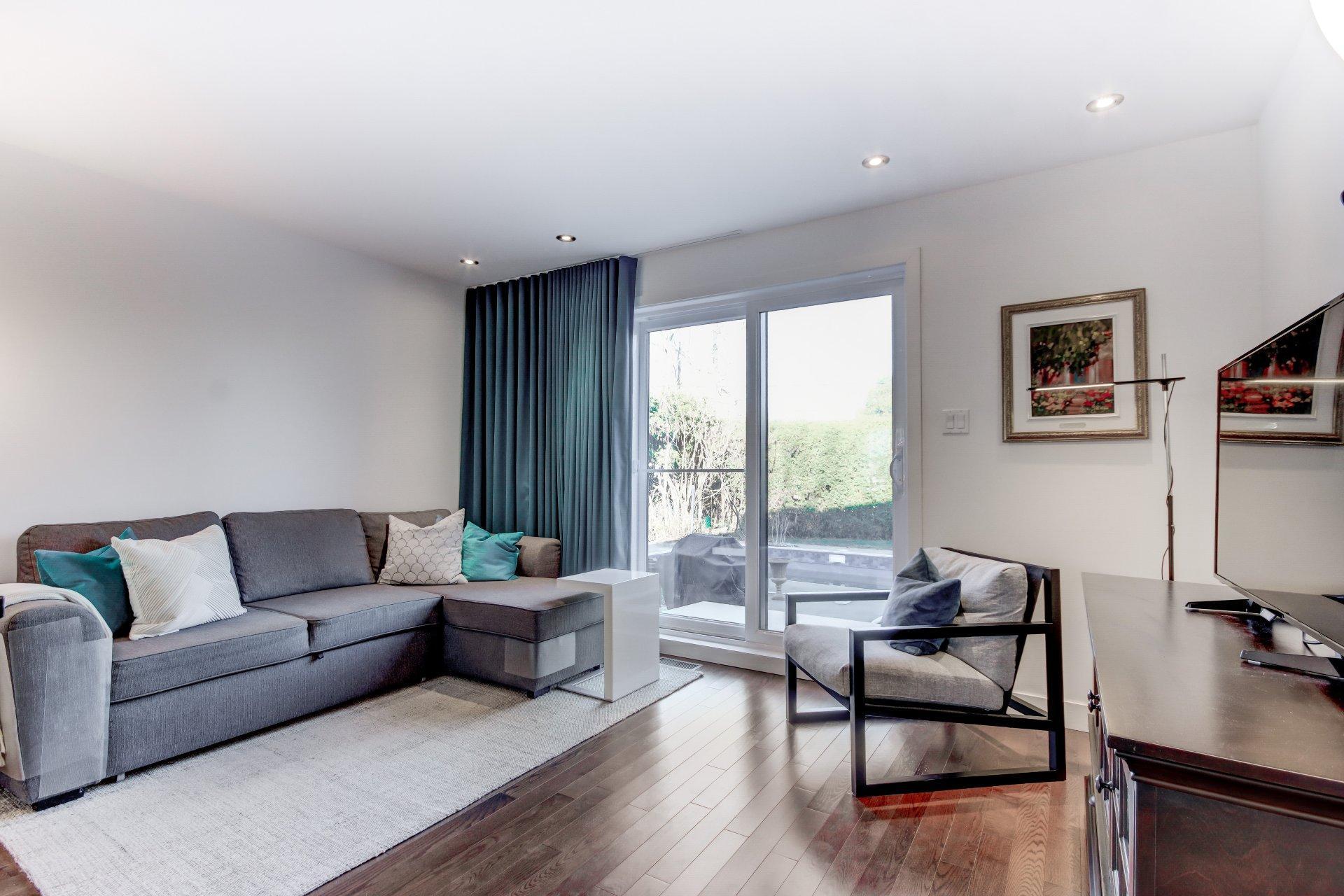 









1160


Rue De Bougainville

,
Saint-Bruno-de-Montarville,




QC
J3V3E7

