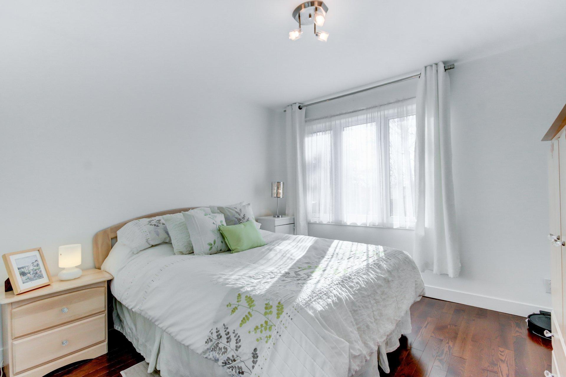 









1160


Rue De Bougainville

,
Saint-Bruno-de-Montarville,




QC
J3V3E7

