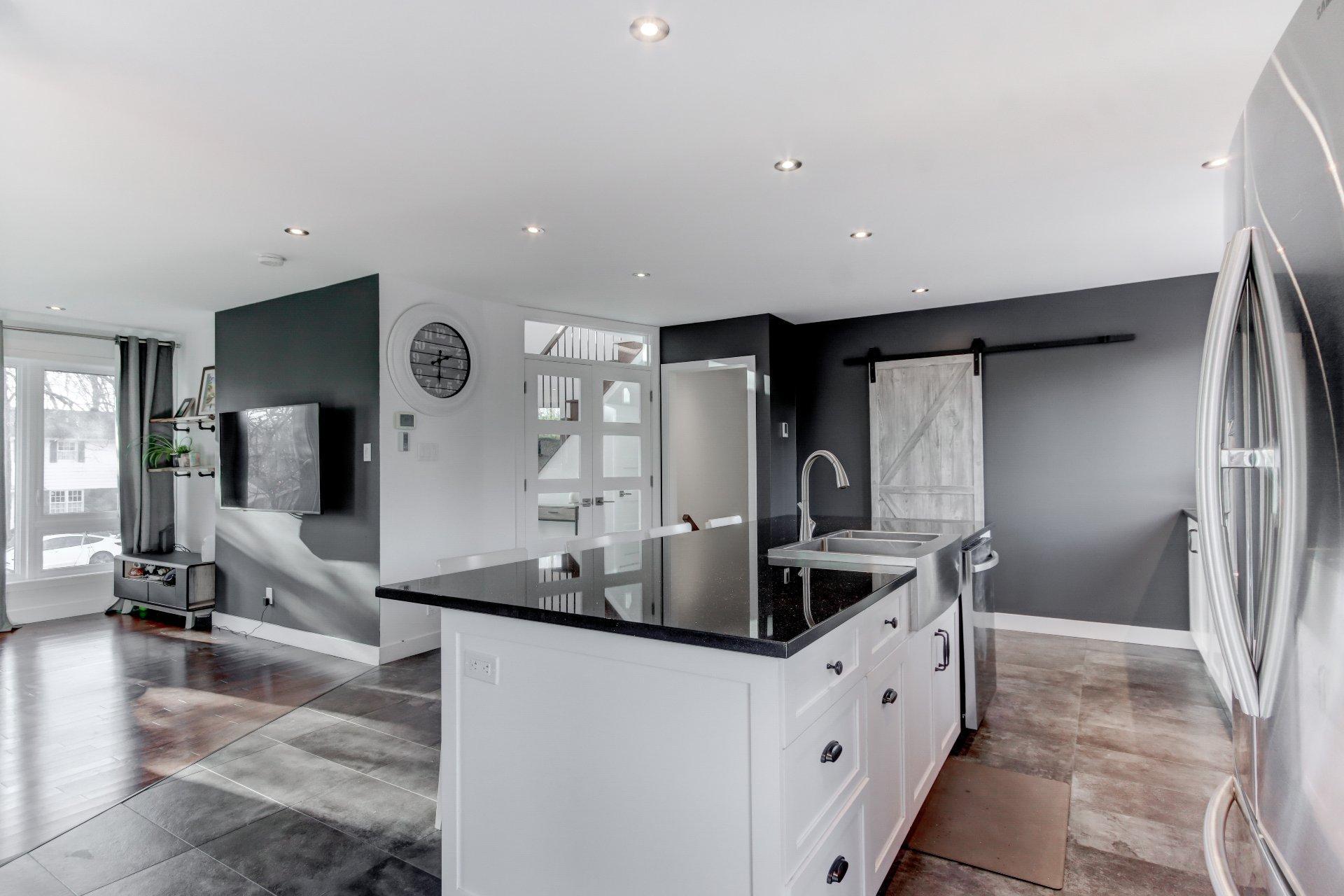 









1160


Rue De Bougainville

,
Saint-Bruno-de-Montarville,




QC
J3V3E7

