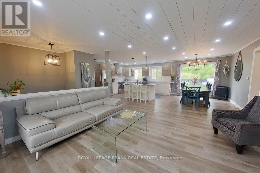 












4053 COUNTY RD 36

,
Trent Lakes,




Ontario
K0L1J0

