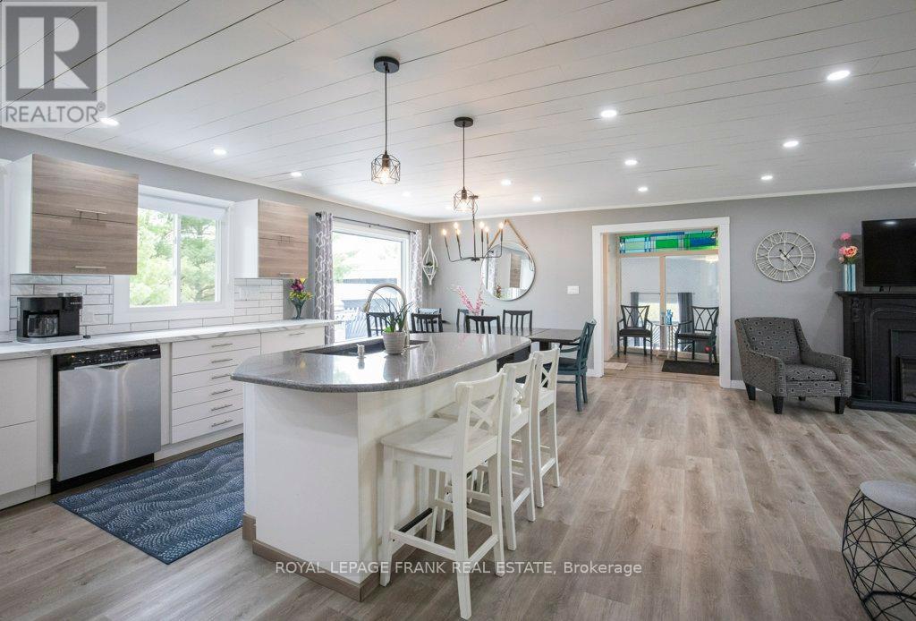 












4053 COUNTY RD 36

,
Trent Lakes,




Ontario
K0L1J0

