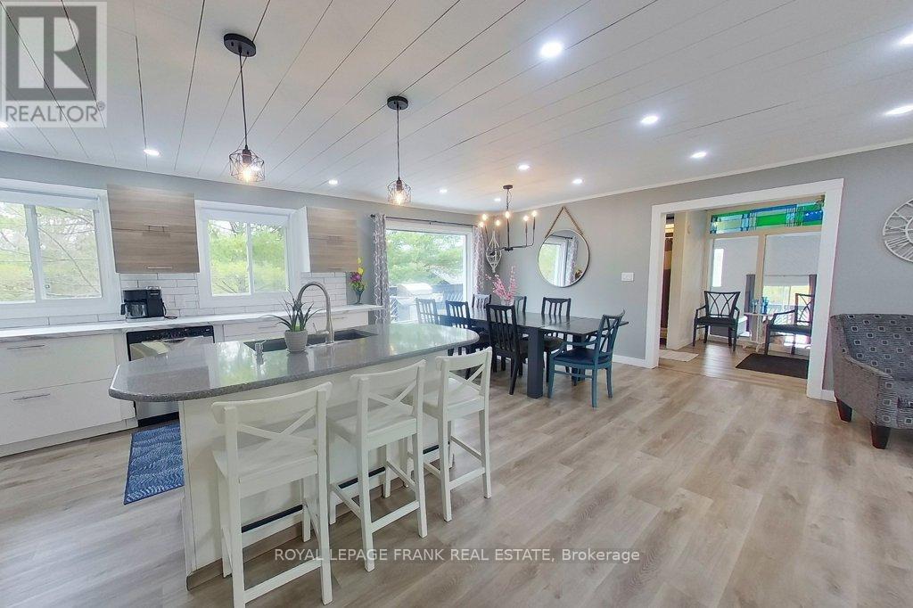 












4053 COUNTY RD 36

,
Trent Lakes,




Ontario
K0L1J0

