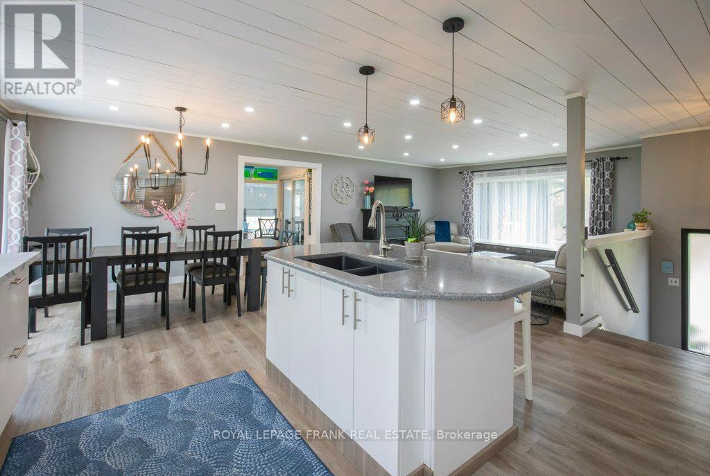 












4053 COUNTY RD 36

,
Trent Lakes,




Ontario
K0L1J0

