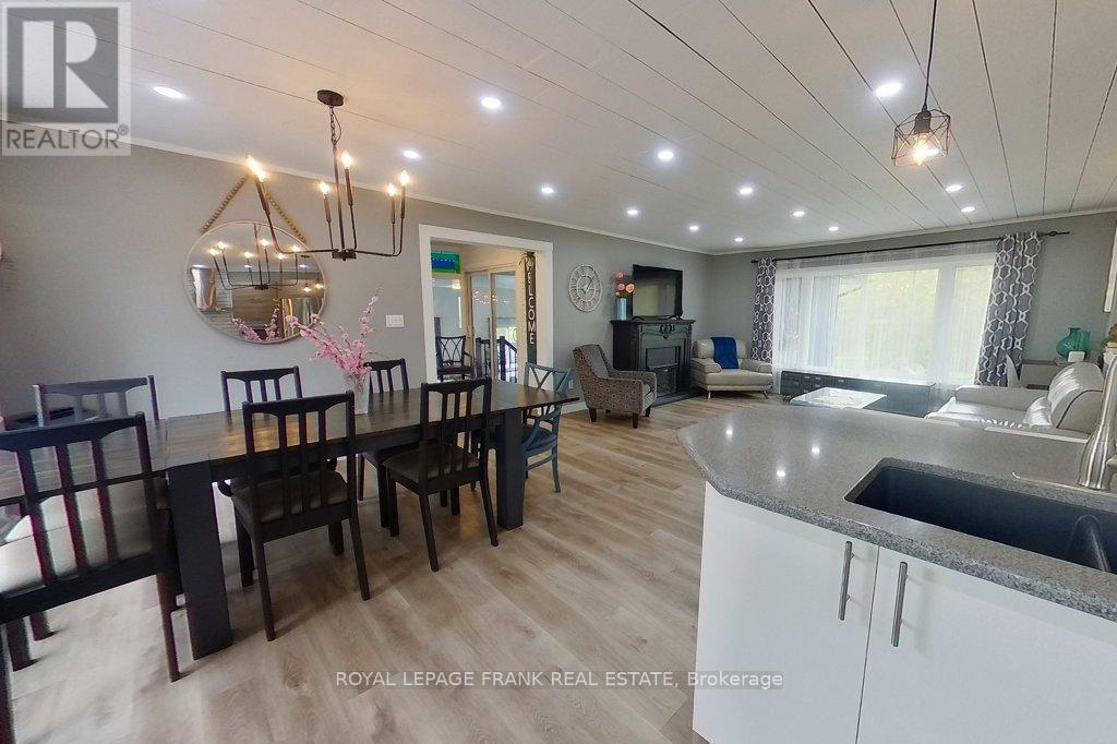












4053 COUNTY RD 36

,
Trent Lakes,




Ontario
K0L1J0


