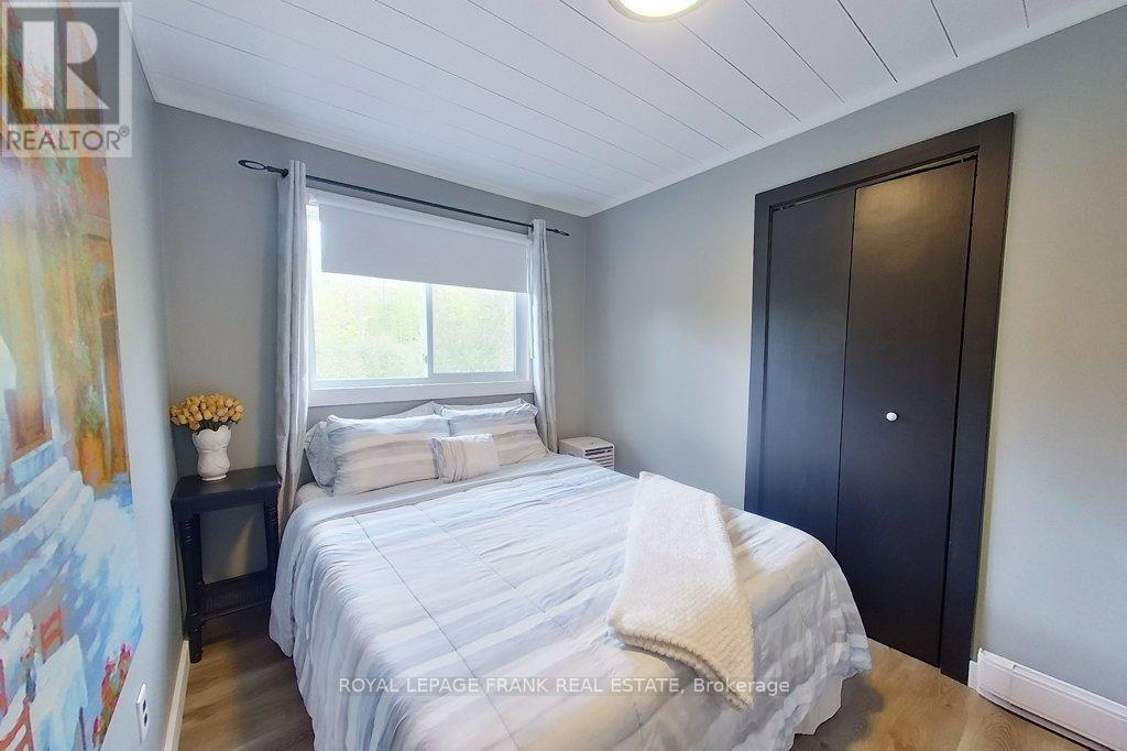 












4053 COUNTY RD 36

,
Trent Lakes,




Ontario
K0L1J0

