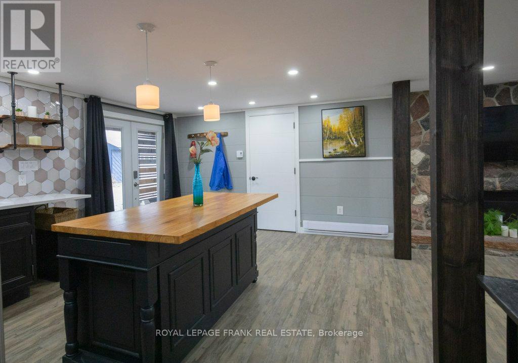 












4053 COUNTY RD 36

,
Trent Lakes,




Ontario
K0L1J0

