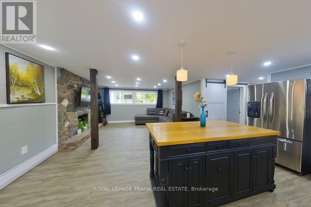 












4053 COUNTY RD 36

,
Trent Lakes,




Ontario
K0L1J0

