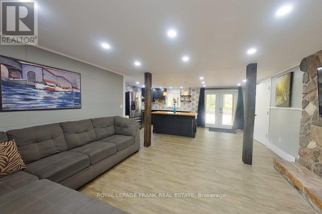 












4053 COUNTY RD 36

,
Trent Lakes,




Ontario
K0L1J0

