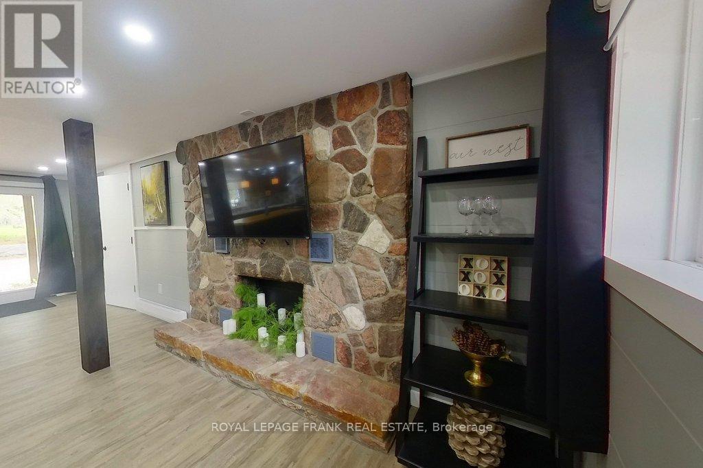 












4053 COUNTY RD 36

,
Trent Lakes,




Ontario
K0L1J0


