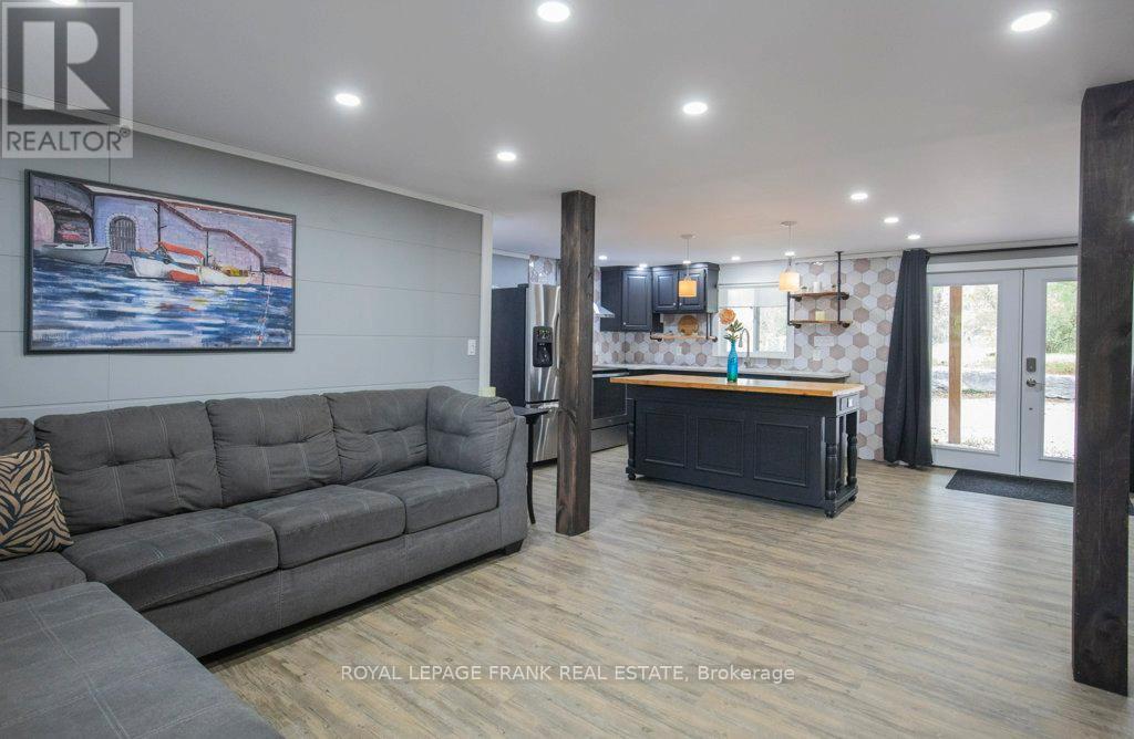 












4053 COUNTY RD 36

,
Trent Lakes,




Ontario
K0L1J0

