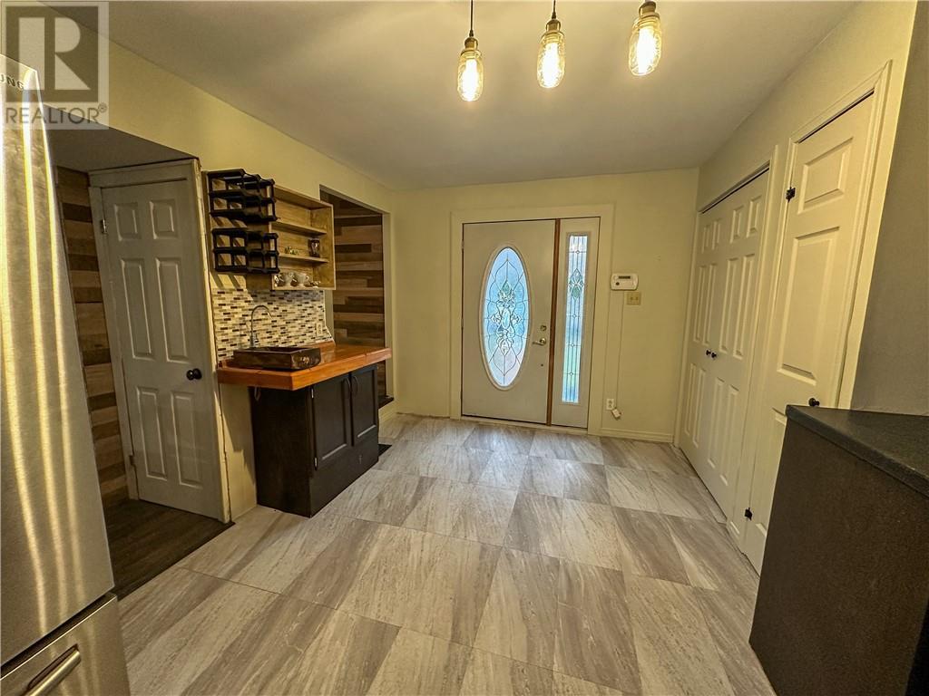 












10 Campbell Street E

,
Little Current,




Ontario
P0P1K0


