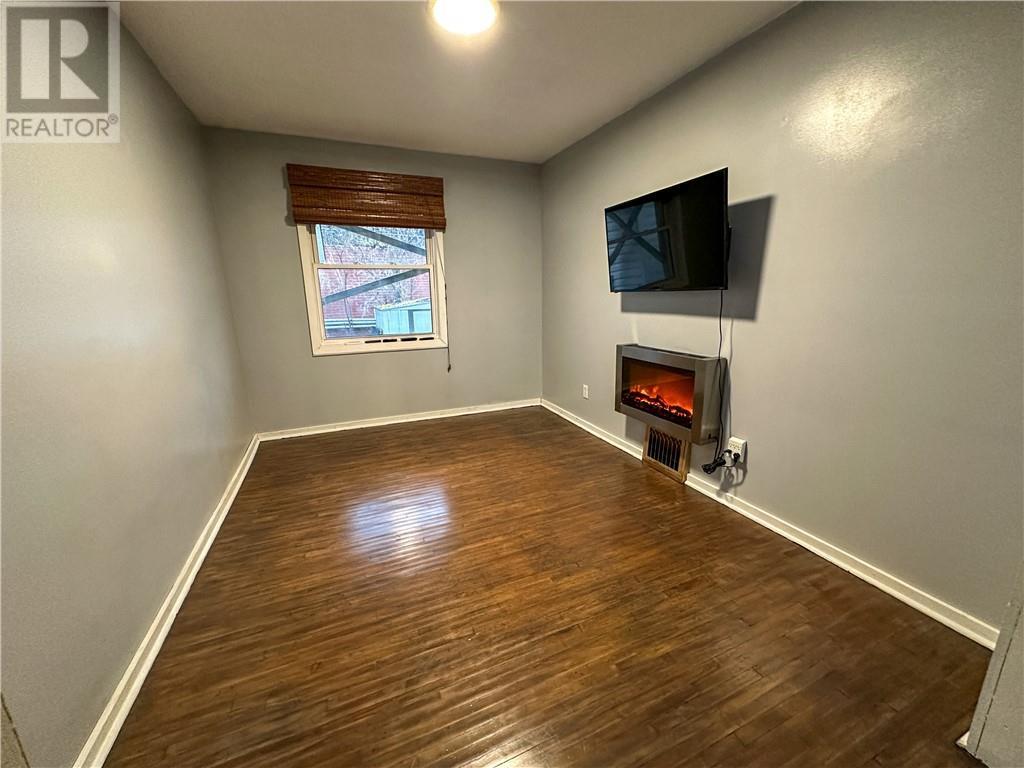 












10 Campbell Street E

,
Little Current,




Ontario
P0P1K0

