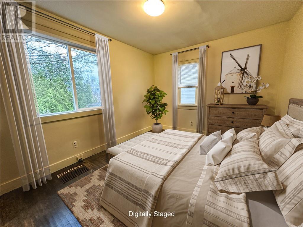 












10 Campbell Street E

,
Little Current,




Ontario
P0P1K0

