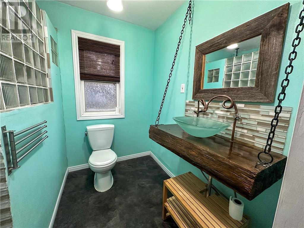 












10 Campbell Street E

,
Little Current,




Ontario
P0P1K0

