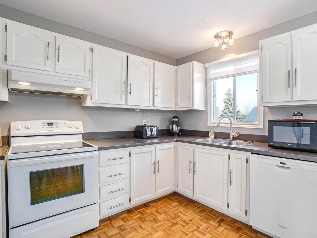 









89


31e Avenue

,
Saint-Eustache,




QC
J7P2X3


