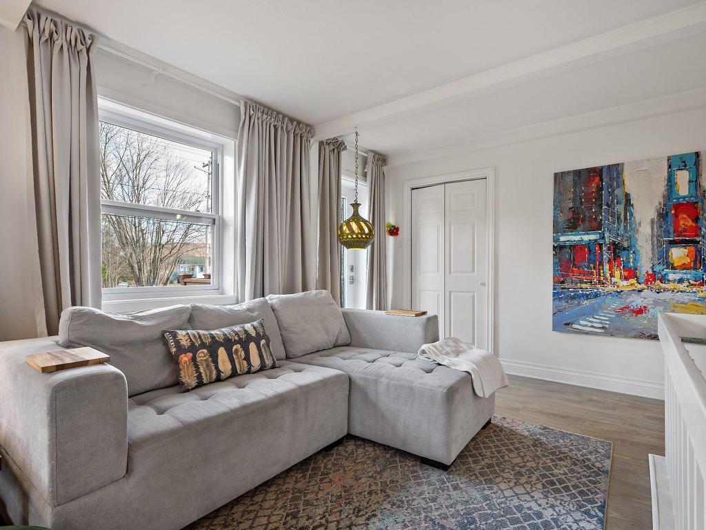 









379


Rue Boivin

,
Mont-Tremblant,




QC
J8E3A4


