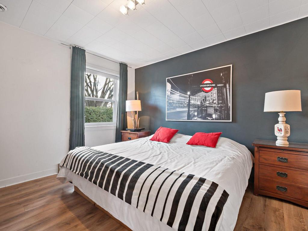 









379


Rue Boivin

,
Mont-Tremblant,




QC
J8E3A4

