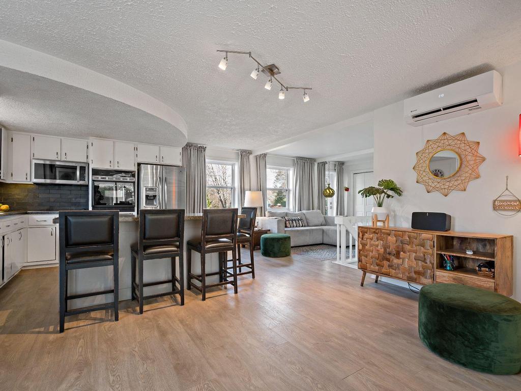 









379


Rue Boivin

,
Mont-Tremblant,




QC
J8E3A4

