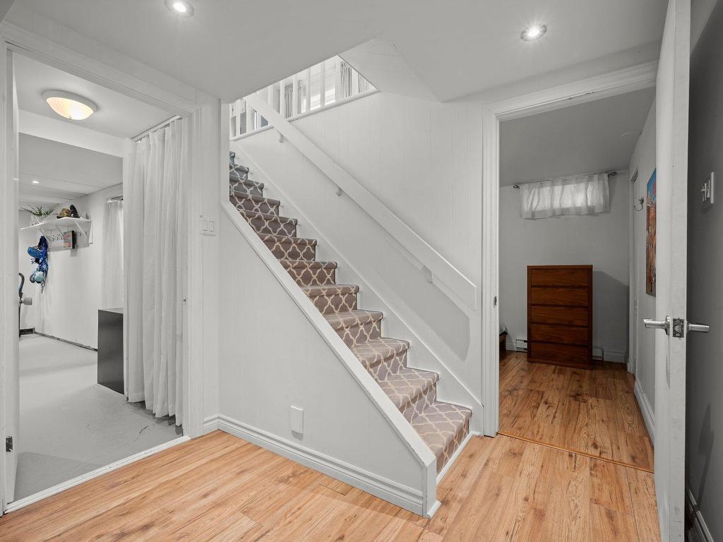









379


Rue Boivin

,
Mont-Tremblant,




QC
J8E3A4

