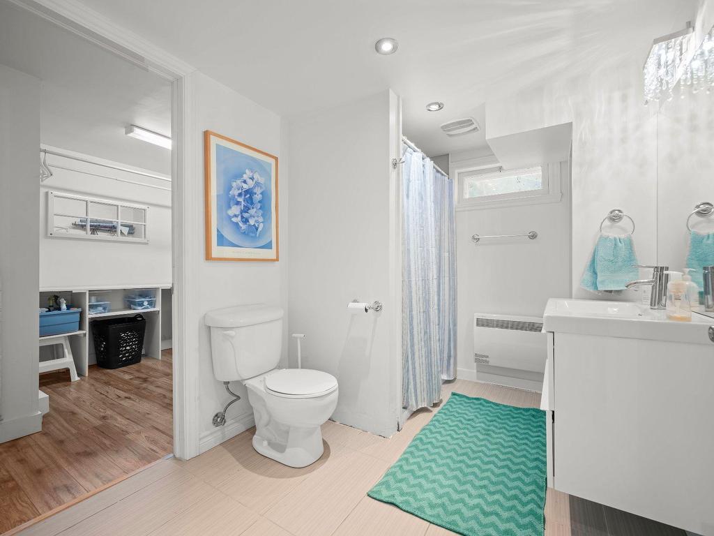 









379


Rue Boivin

,
Mont-Tremblant,




QC
J8E3A4

