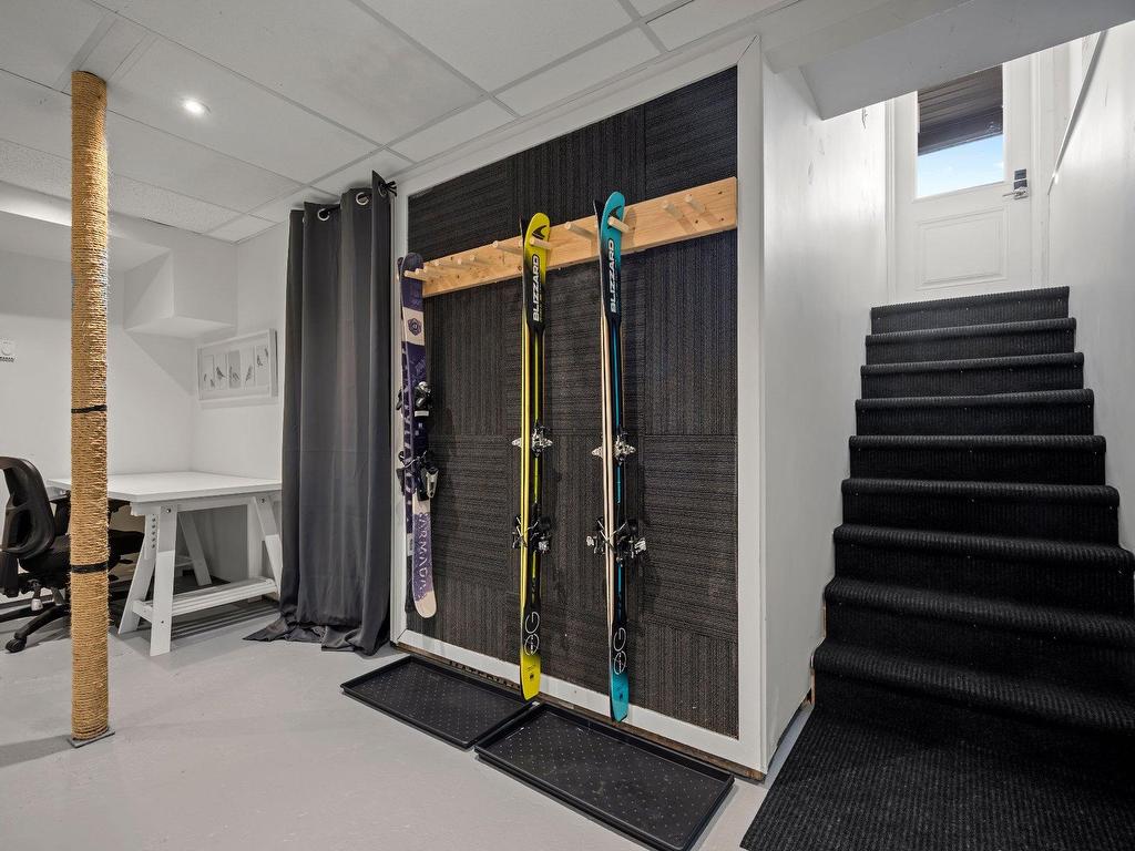









379


Rue Boivin

,
Mont-Tremblant,




QC
J8E3A4

