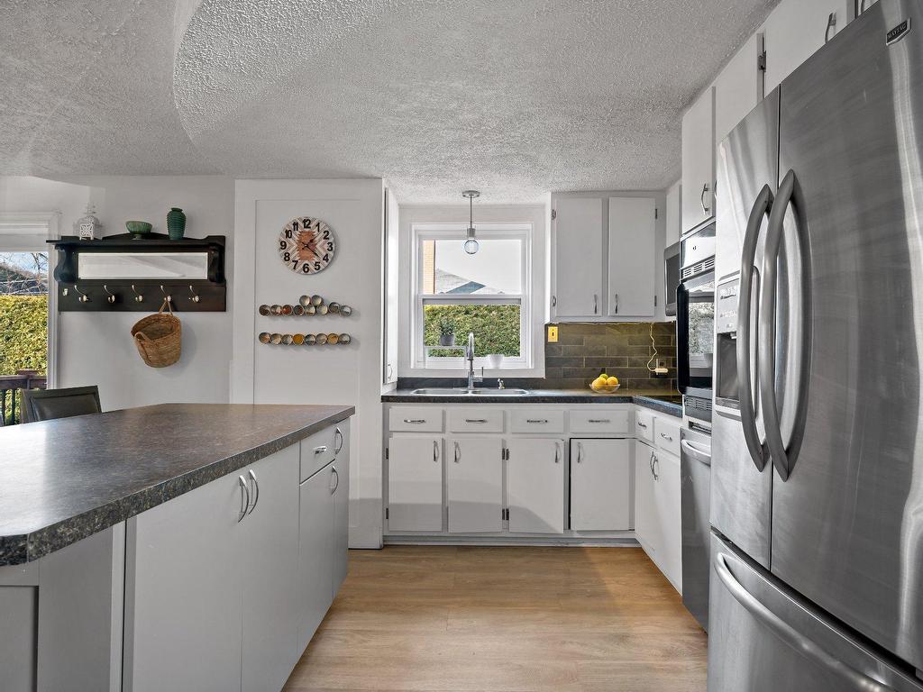 









379


Rue Boivin

,
Mont-Tremblant,




QC
J8E3A4

