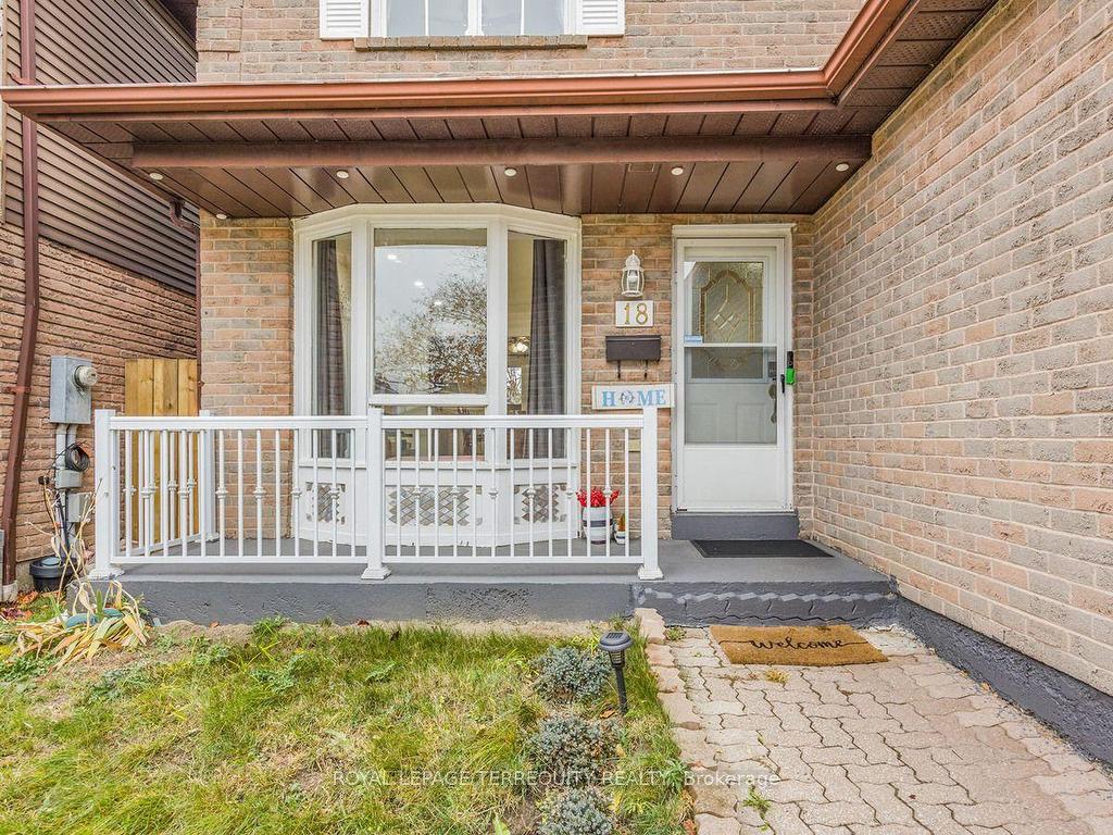 












18 Charlton Cres

,
Ajax,




ON
L1S 4B8

