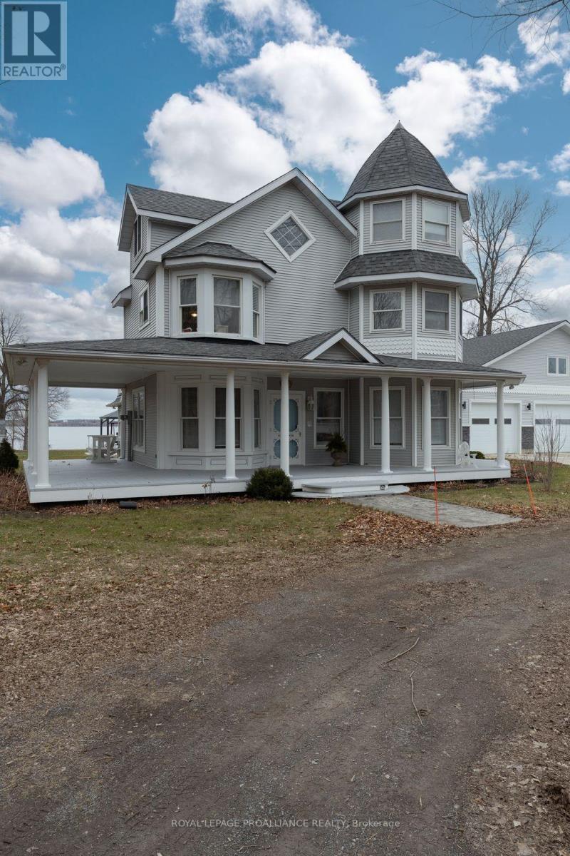 












25 PRINYERS COVE CRESCENT

,
Prince Edward County (North Marysburg Ward),




Ontario
K0K2T0

