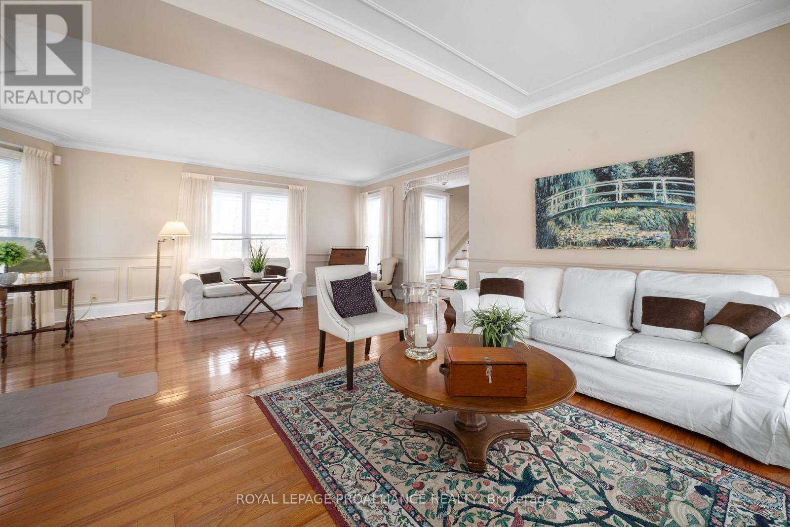 












25 PRINYERS COVE CRESCENT

,
Prince Edward County (North Marysburg Ward),




Ontario
K0K2T0

